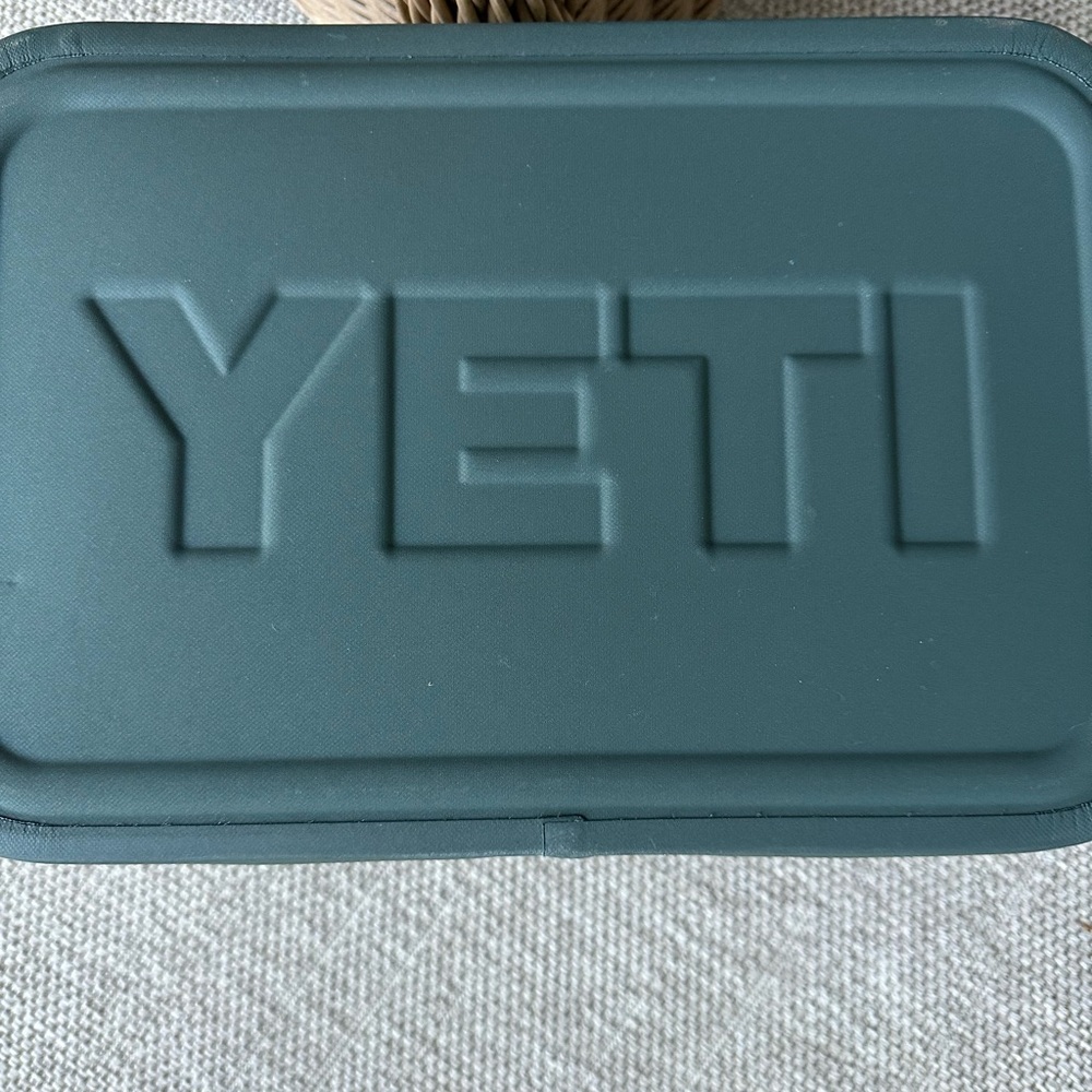 YETI Hopper Flip 18 Sagebrush Green - Picture 3 of 4